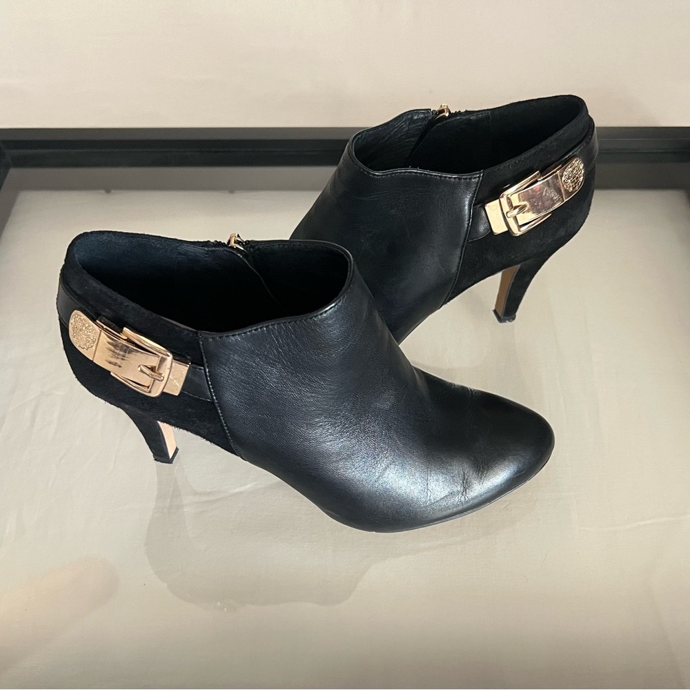 Vince Camuto Black Booties w Gold Accents sz 6.5